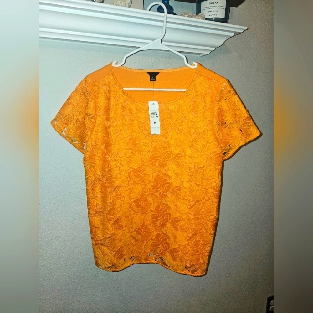ANN TAYLOR SZ M LACE TOP